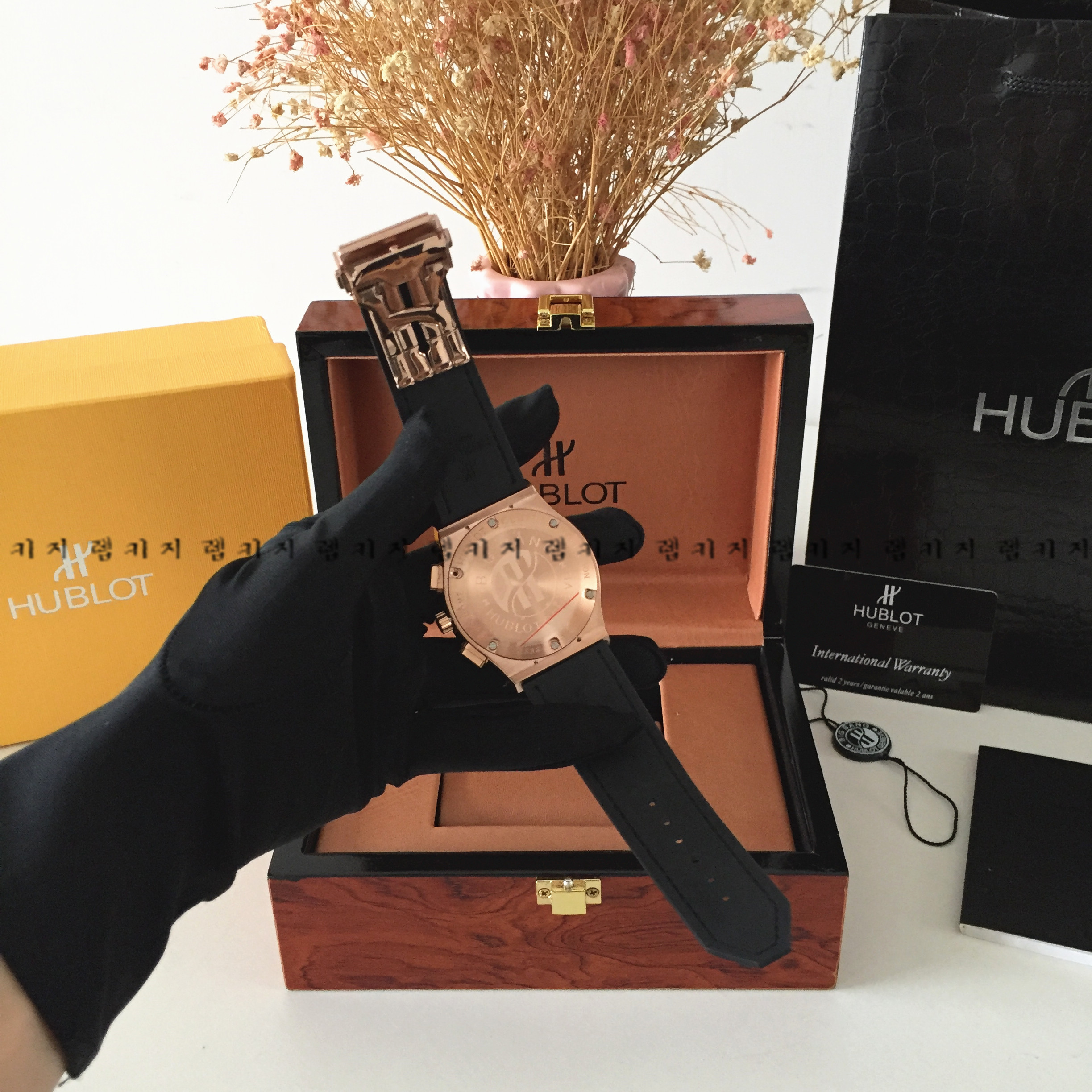 위블로 클래식 청판 금장 우레탄 가죽 시계